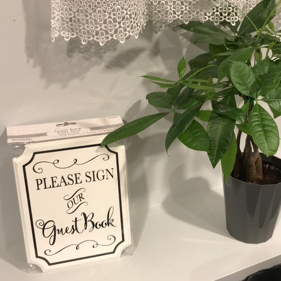 White guest book sign - Picture 2 of 7